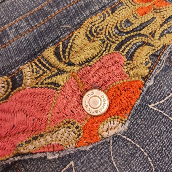 No Boundaries Jeans Jrs 36" W Blue EMBROIDERED Floral Flare Bohemian Cottagecore - Picture 2 of 16